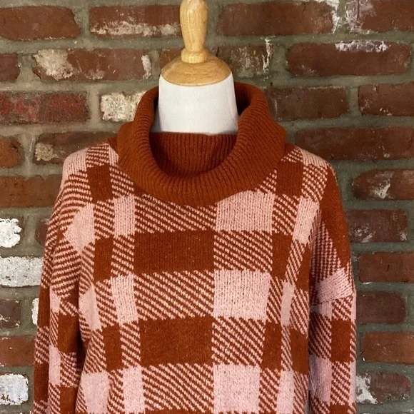 New Olivia Sky Plaid Print Rust Cowl Neck Sweater size large - Picture 3 of 8